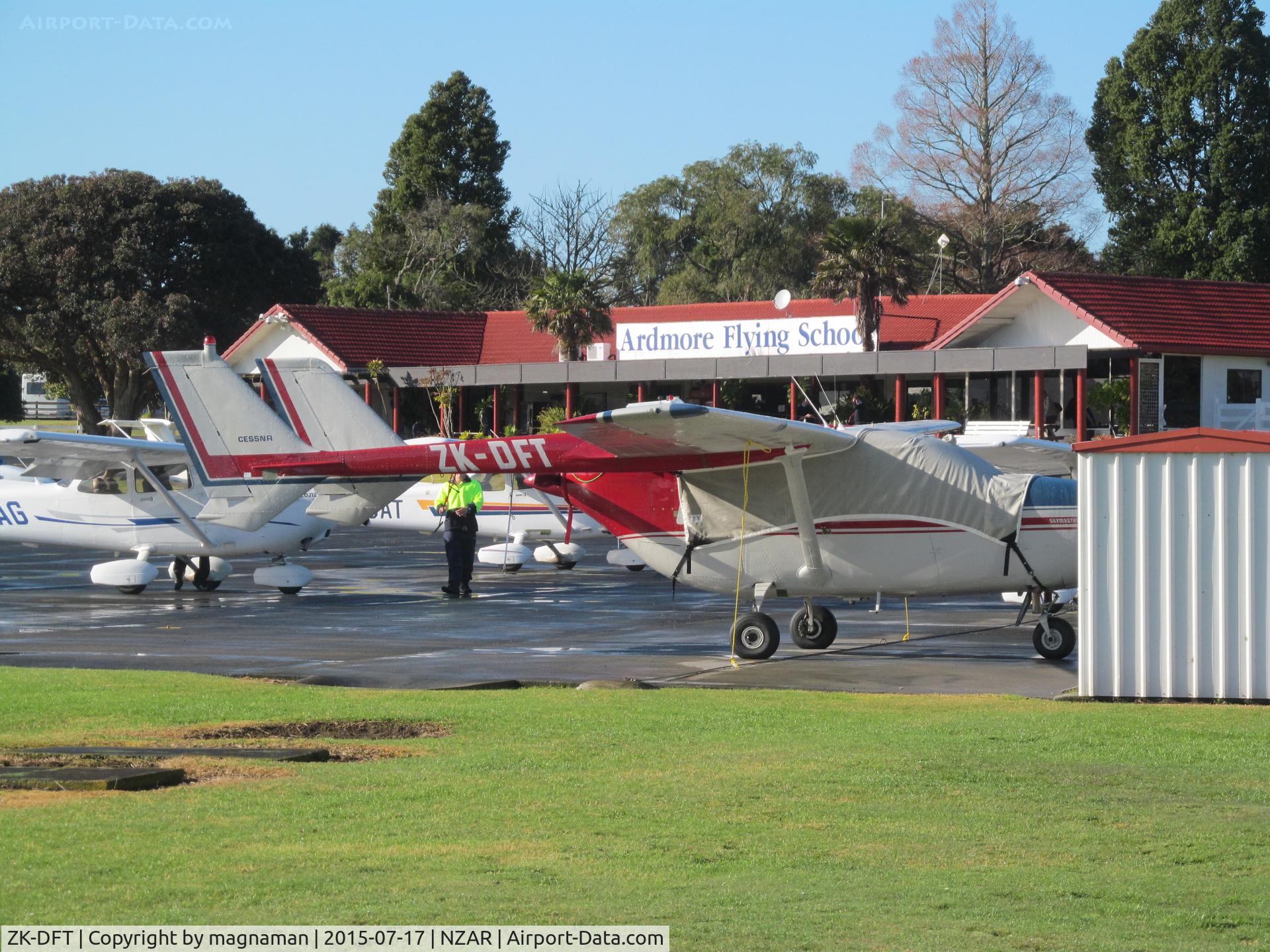 ZK-DFT, Cessna 337 Super Skymaster C/N 337-0176, sunny side up