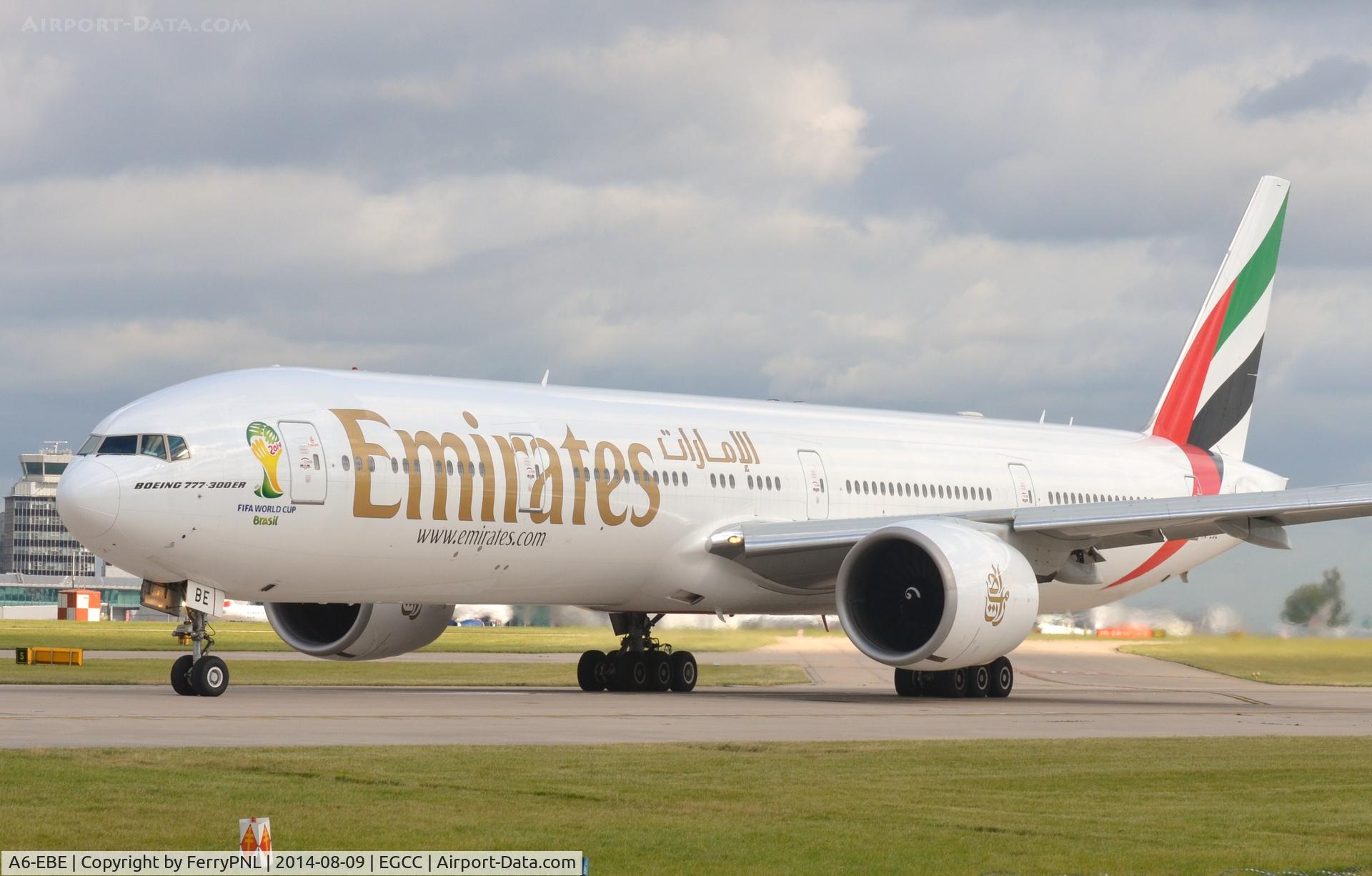 A6-EBE, 2005 Boeing 777-36N/ER C/N 32788, Emirates B773 lining-up