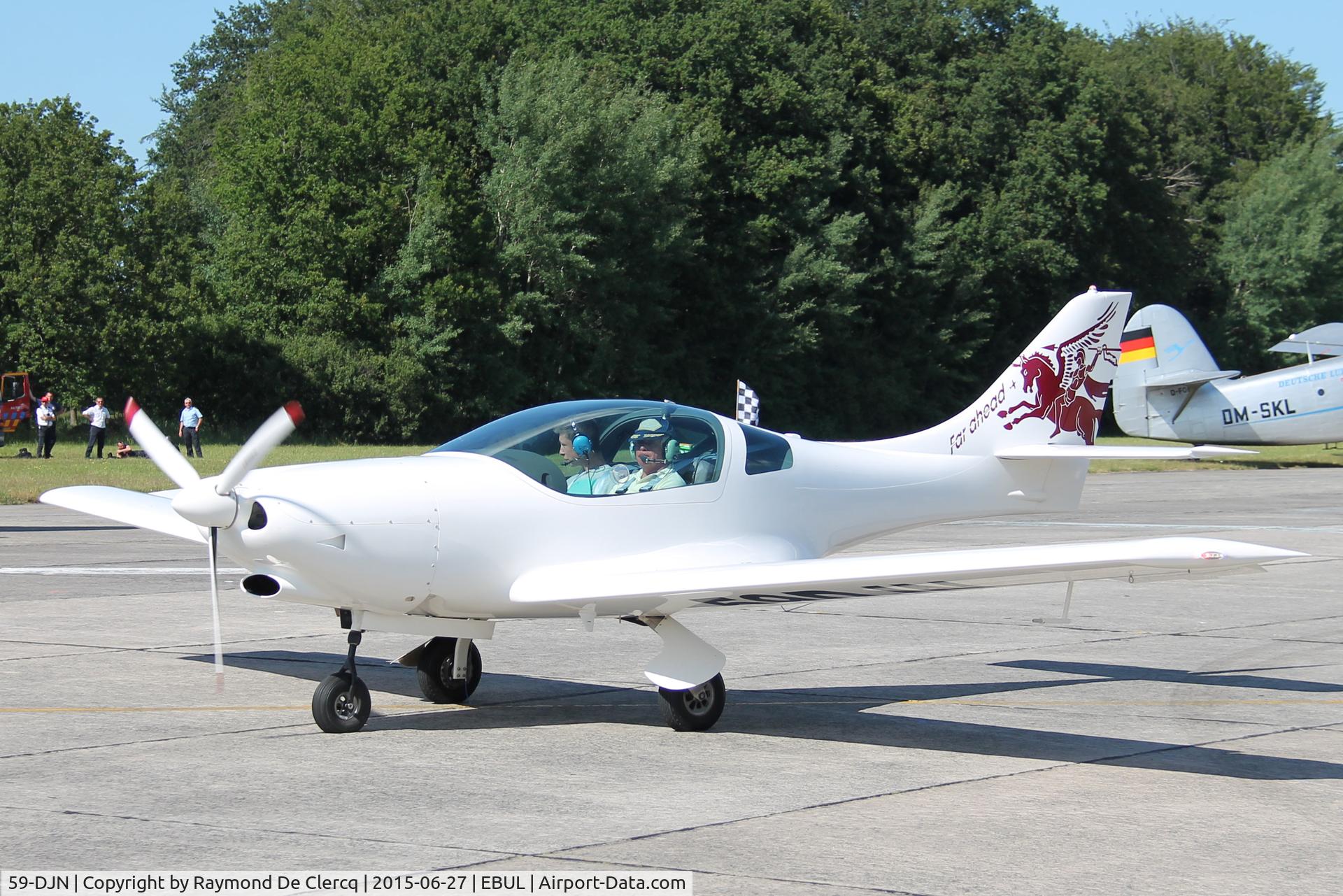 59-DJN, Aveko VL-3 Evolution C/N Not found 59-DJN, Taxiing in at Ursel Avia 2015.