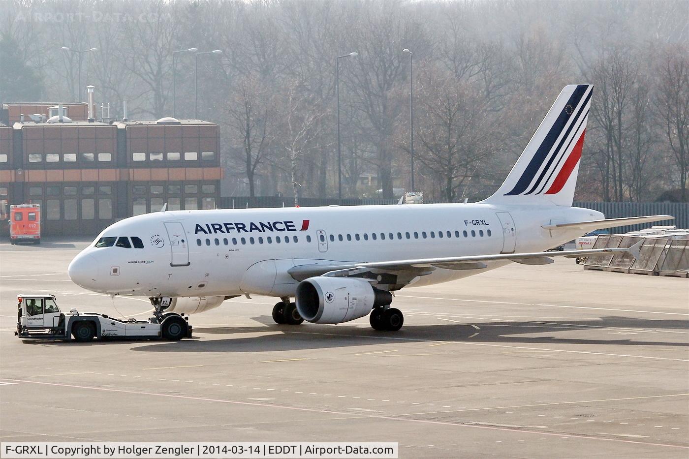 F-GRXL, 2006 Airbus A319-111 C/N 2938, Shuttle to CDG is getting pushed back...