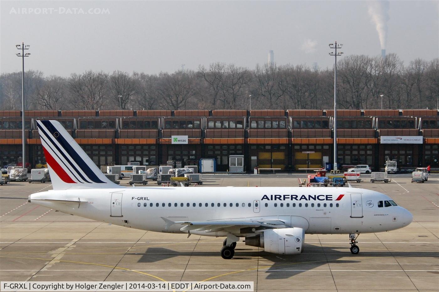 F-GRXL, 2006 Airbus A319-111 C/N 2938, On taxi to rwy 26L....