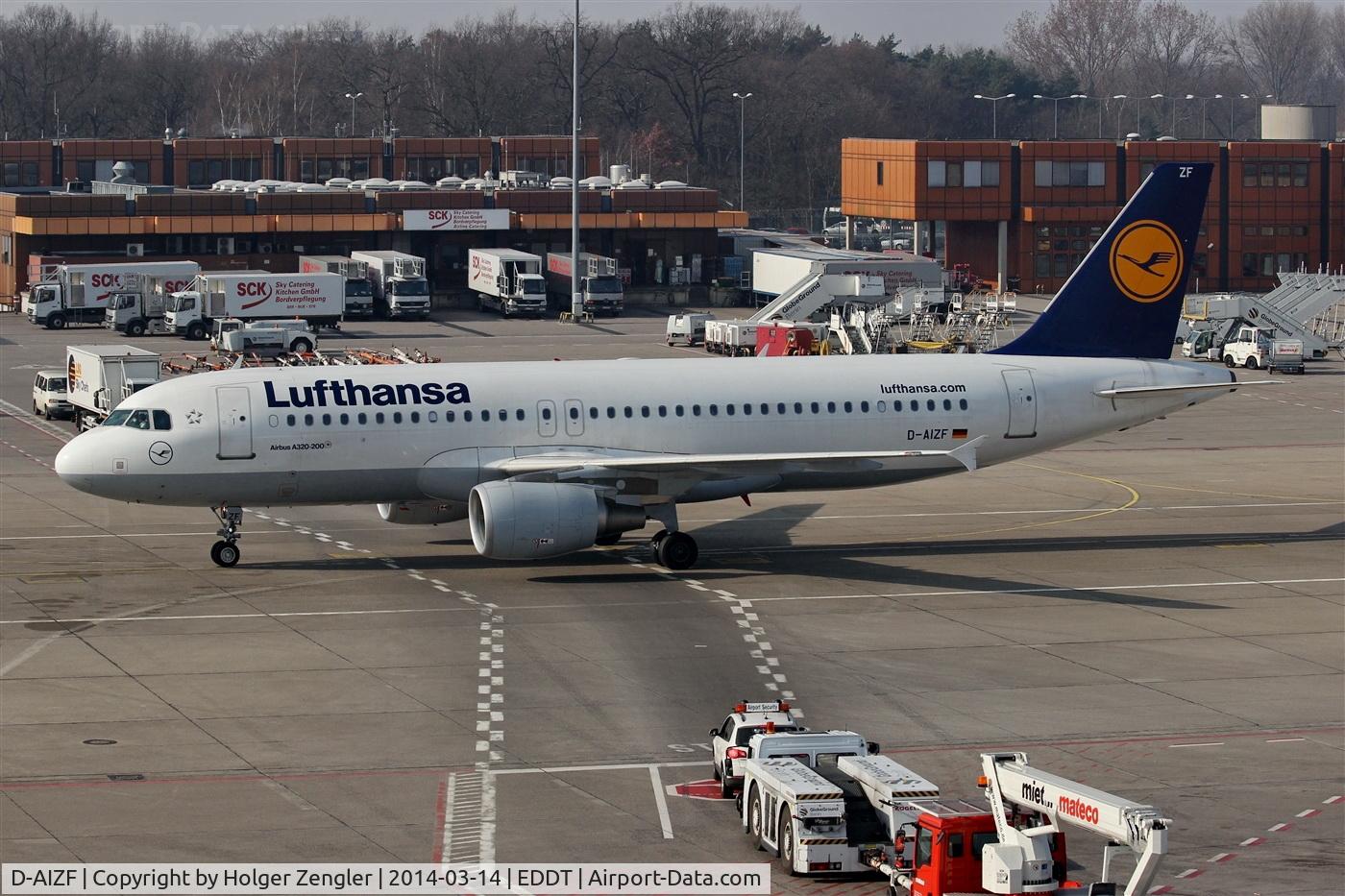 D-AIZF, 2010 Airbus A320-214 C/N 4289, Arrival from FRA on taxi to stand 10....