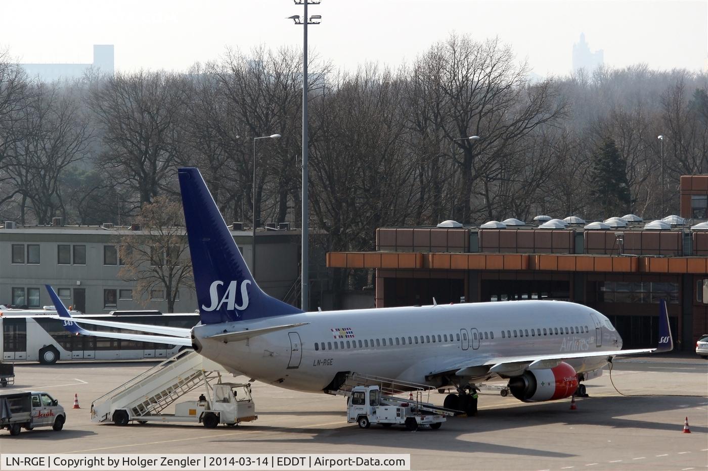 LN-RGE, 2013 Boeing 737-883 C/N 38037, Shuttle from Oslo....