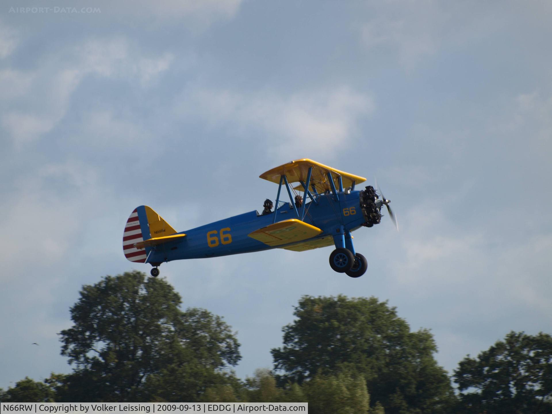 N66RW, 1941 Boeing A75N1(PT17) C/N 752016, departing