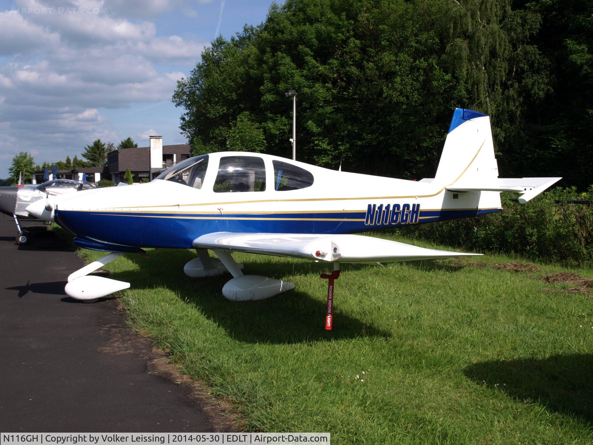 N116GH, 2013 Vans RV-10 C/N 40424, parking