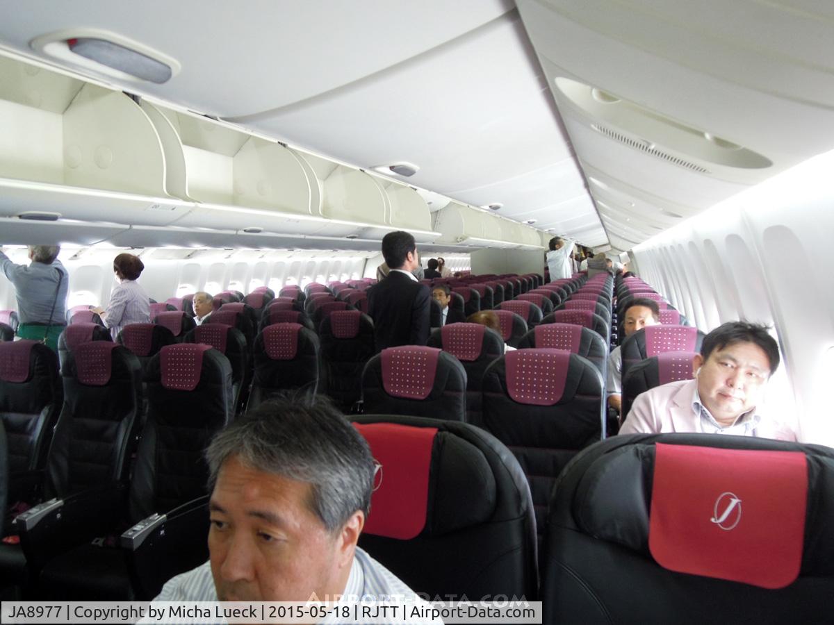 JA8977, 1996 Boeing 777-289 C/N 27636, JAL's new Sky Next interior (HND-ITM)