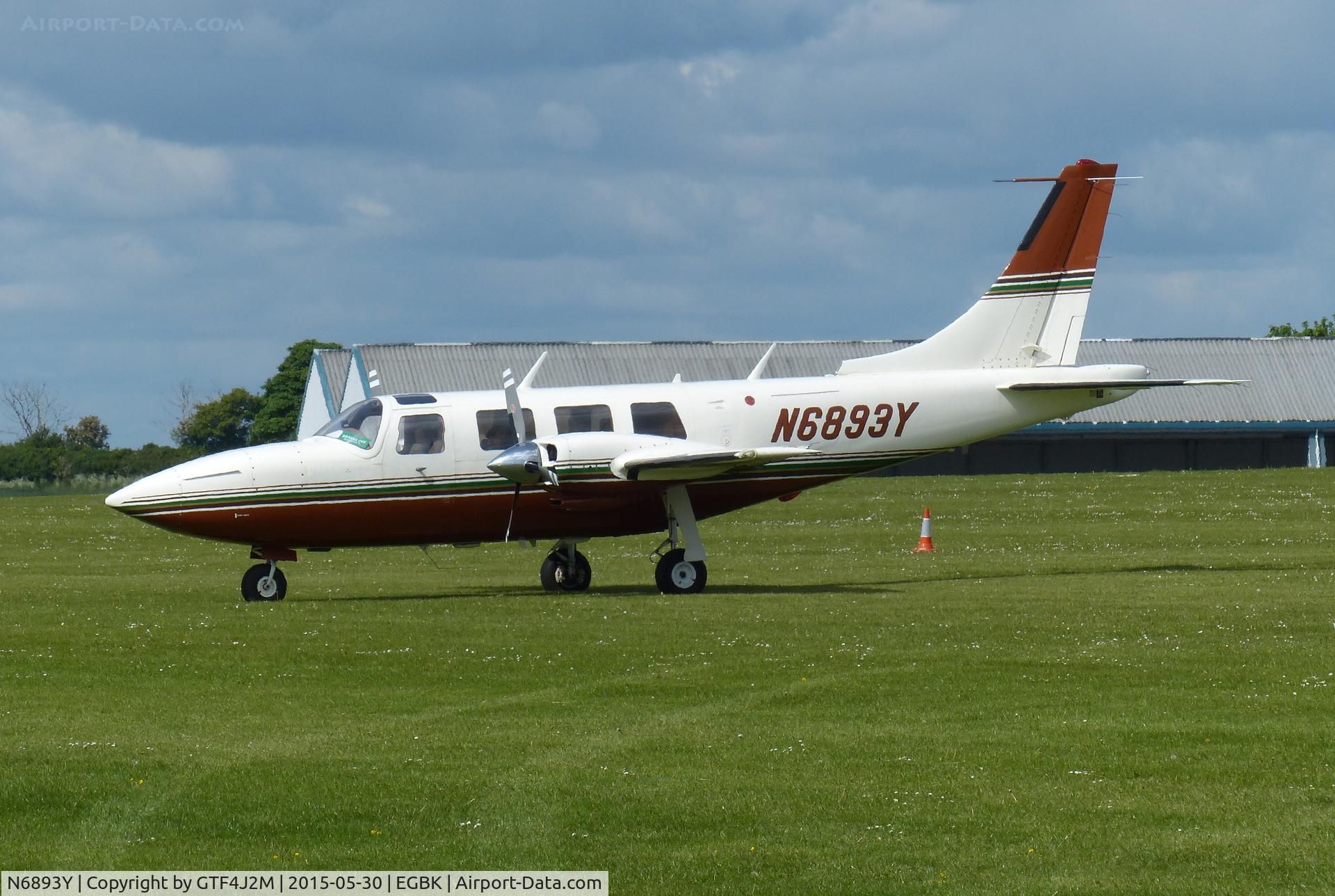 N6893Y, Piper AEROSTAR 602P C/N 62P08988165028, N6893Y at Sywell 30.5.15