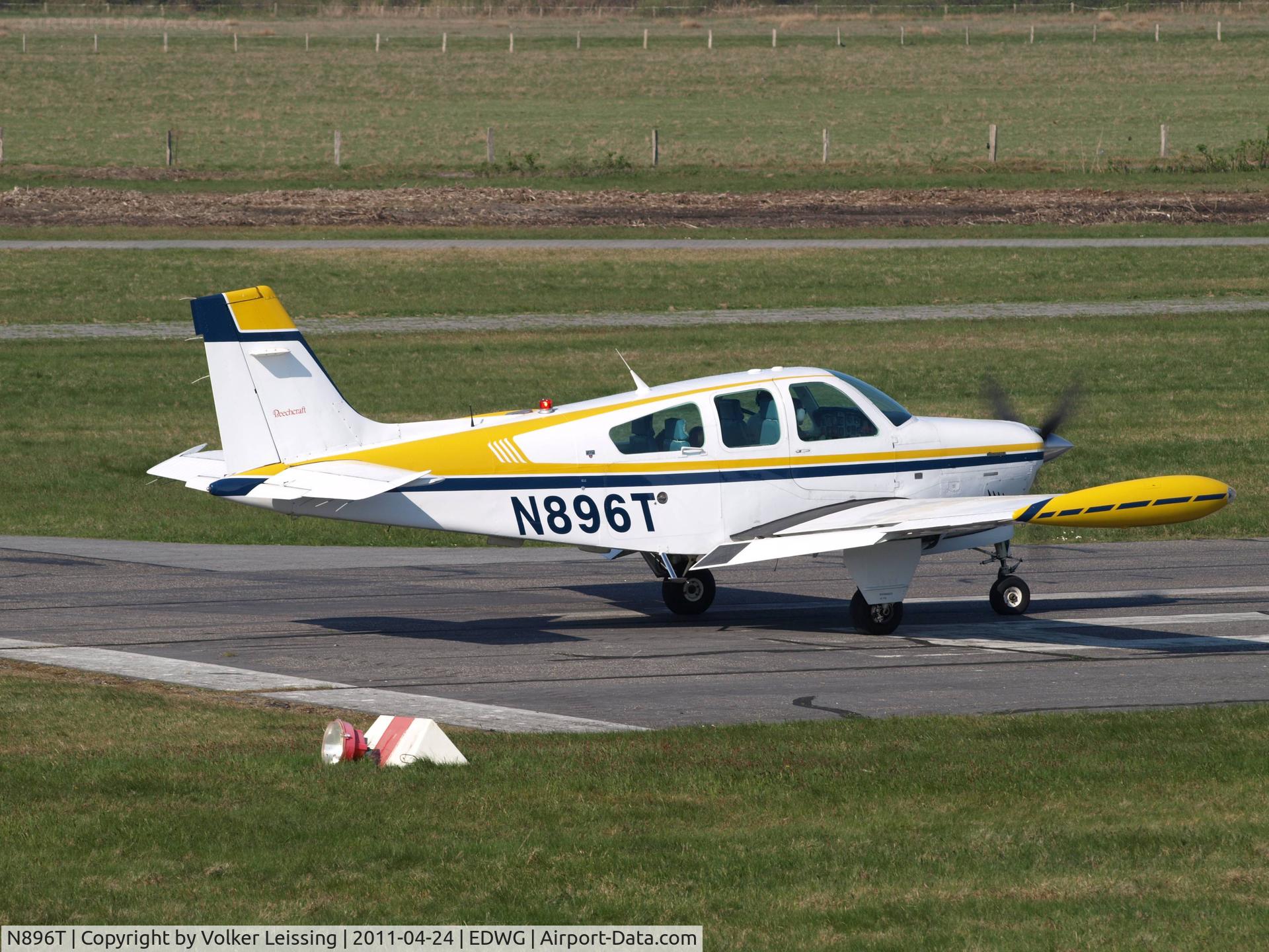 N896T, 1989 Beech F33A Bonanza C/N CE-1341, ready for departure
