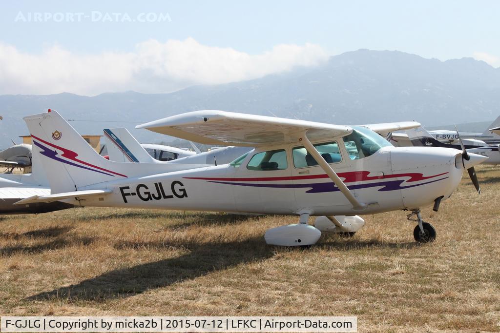 F-GJLG, 1981 Cessna 172P II C/N 17275063, Parked