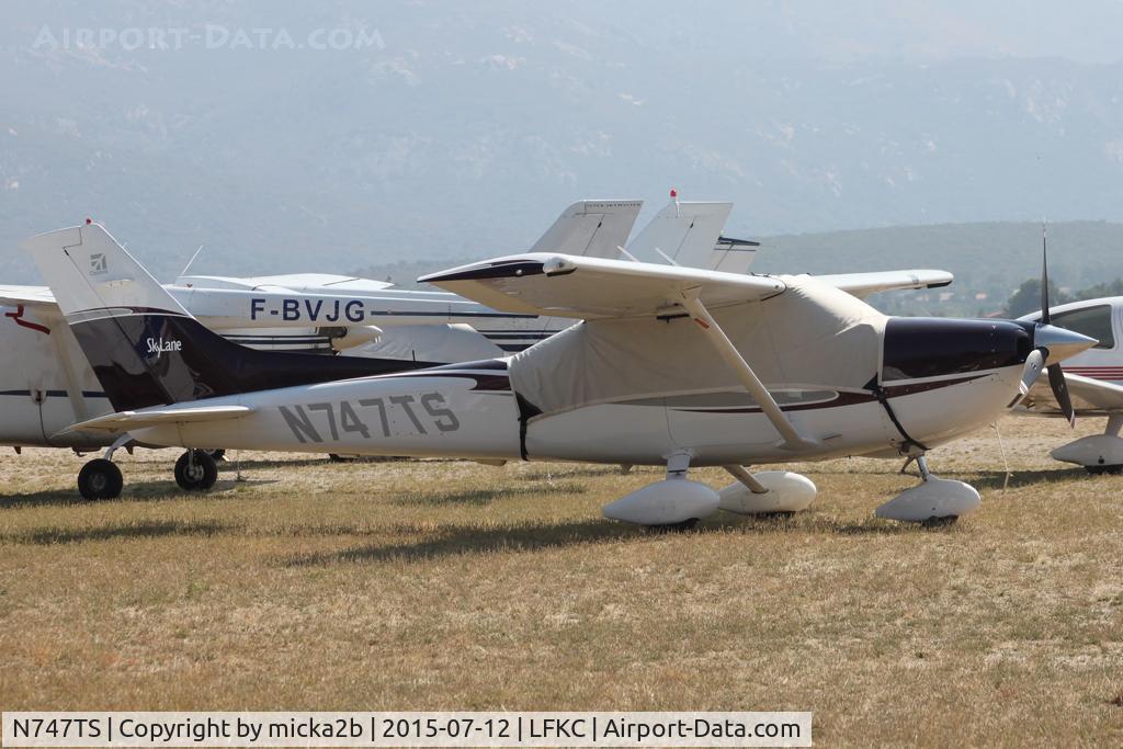 N747TS, 2004 Cessna 182T Skylane C/N 18281443, Parked