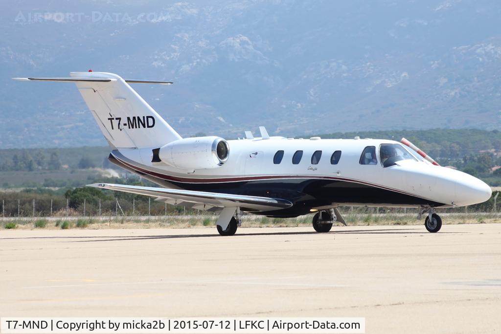 T7-MND, 1995 Cessna 525 CitationJet CJ1 C/N 525-0089, Taxiing