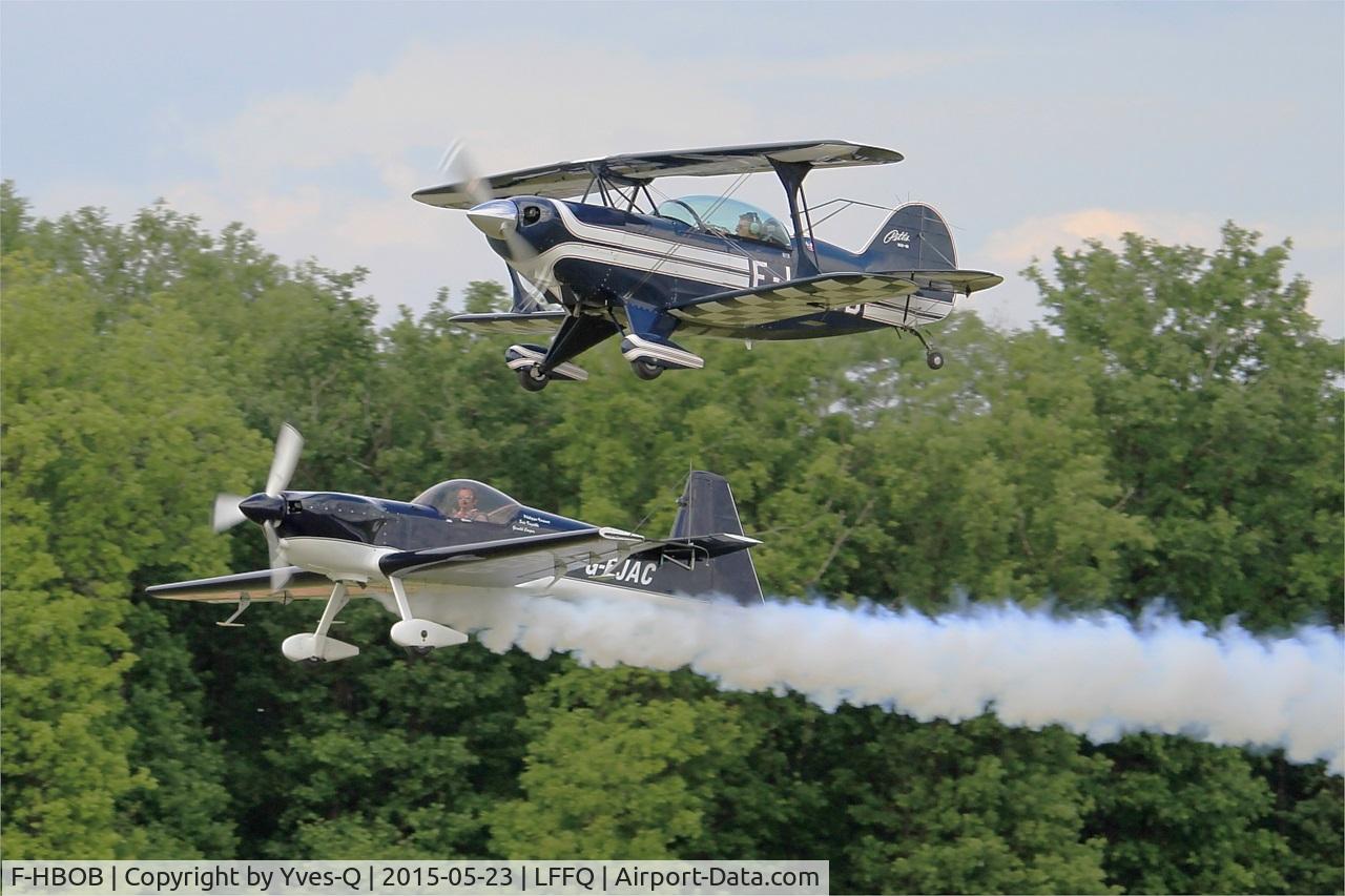 F-HBOB, 1983 Aviat Pitts S-2B Special C/N 5289, Aviat Pitts S-2B Special, Take off rwy 28, La Ferté-Alais (LFFQ) Air show 2015
