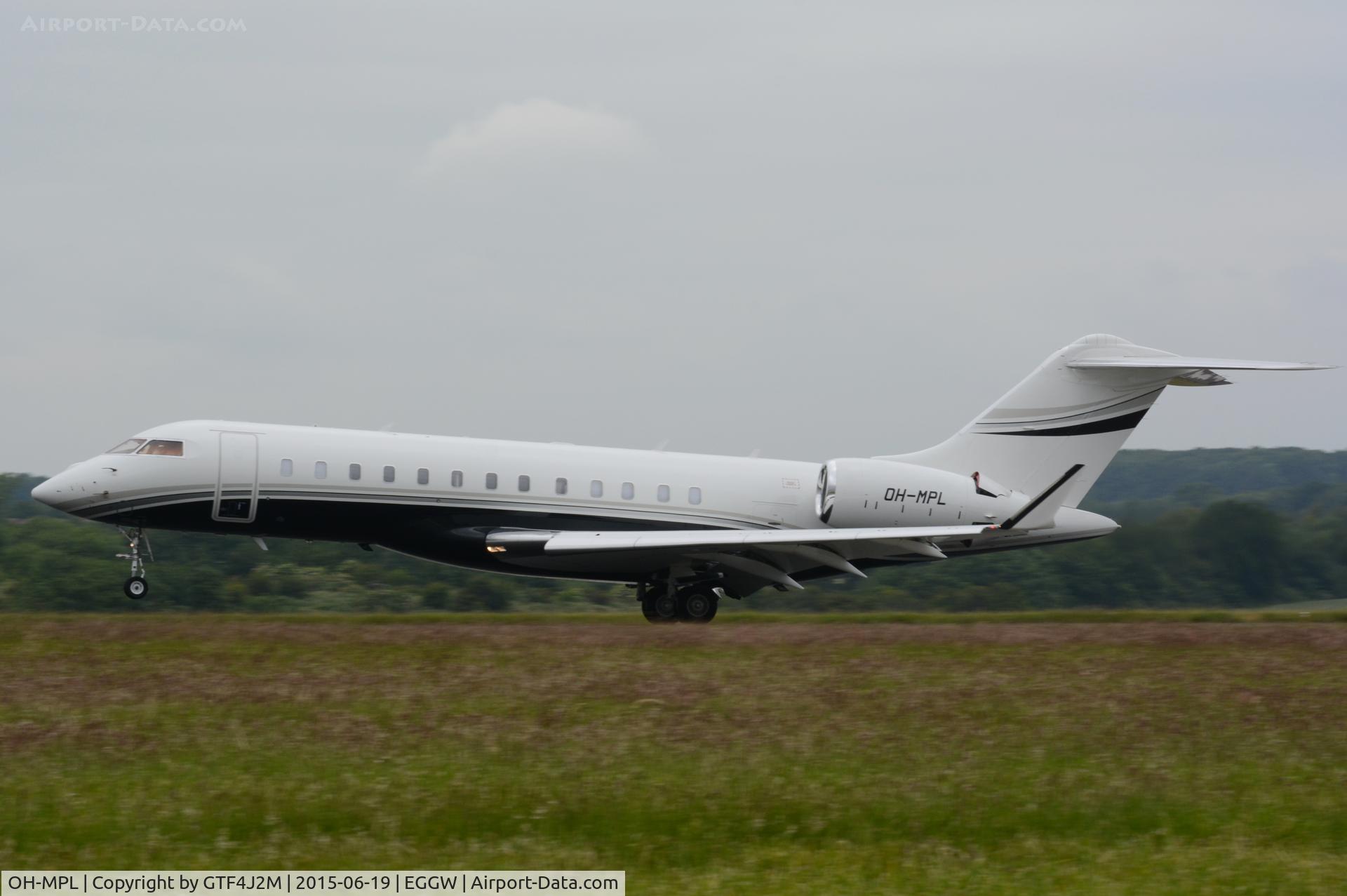 OH-MPL, 2013 Bombardier BD-700-1A10 Global 6000 C/N 9553, OH-MPL at Luton 19.6.15