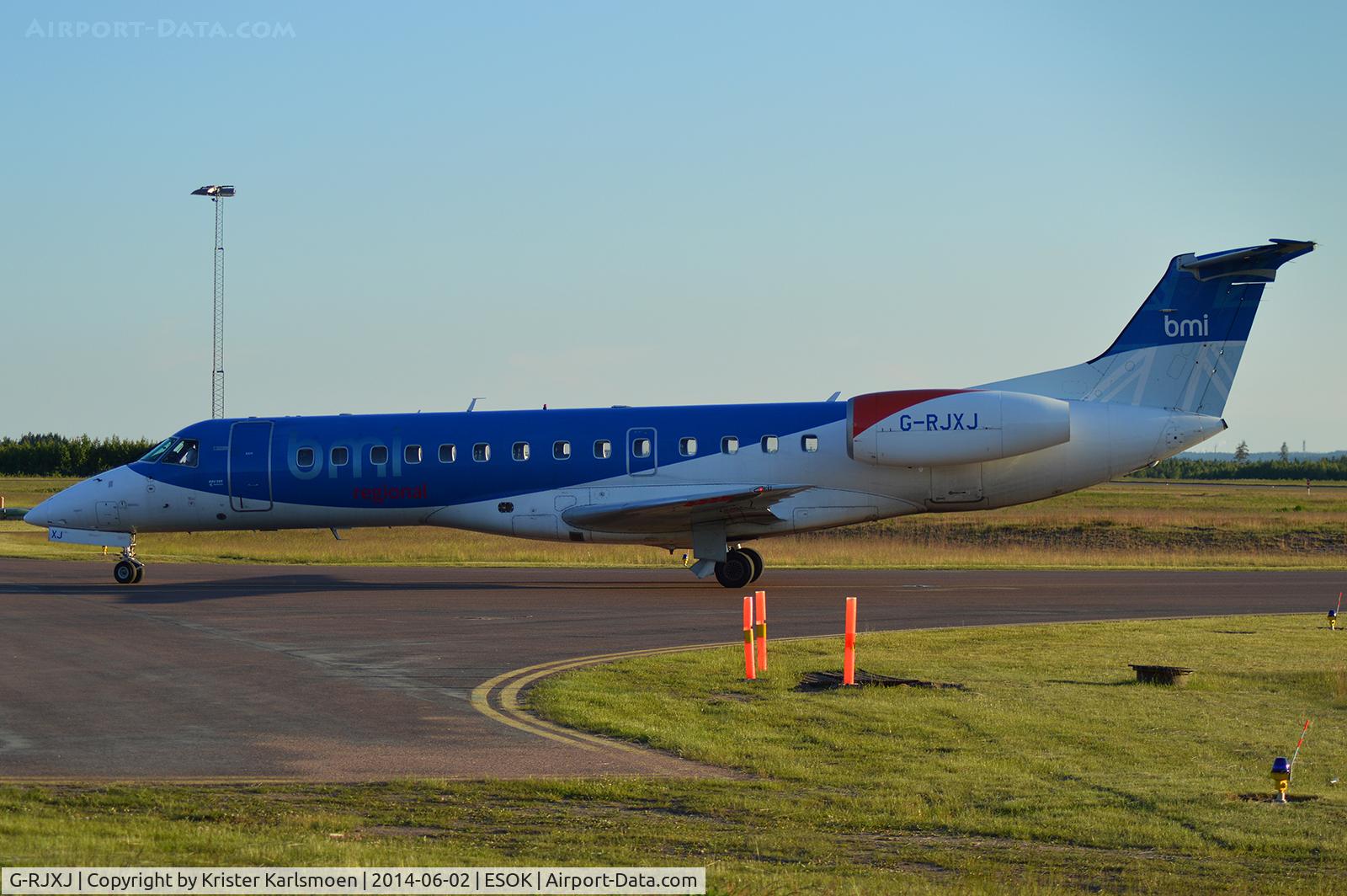 G-RJXJ, 2001 Embraer ERJ-135ER (EMB-135ER) C/N 145473, Arrived.