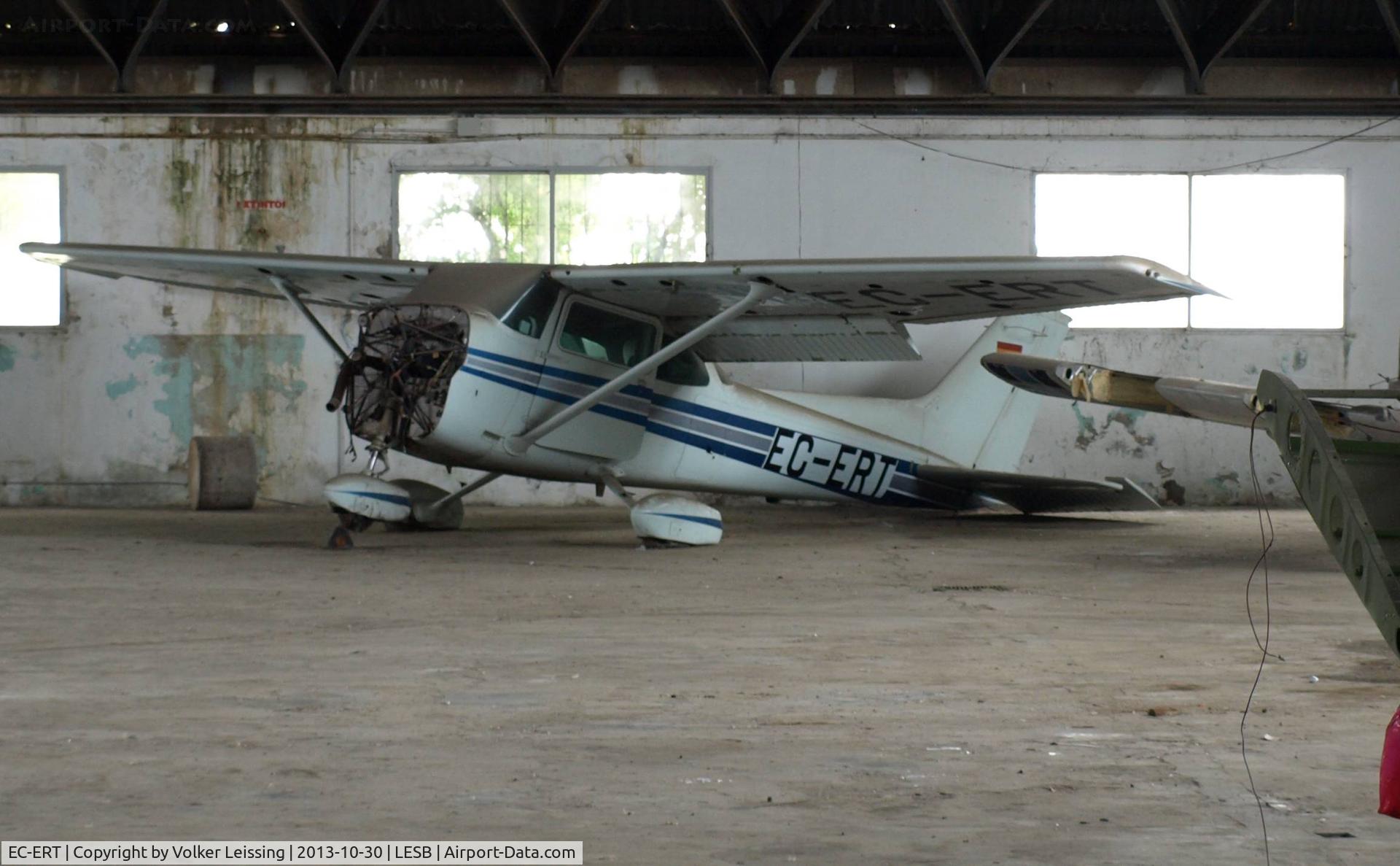 EC-ERT, Cessna 172N C/N 17271250, sleeping