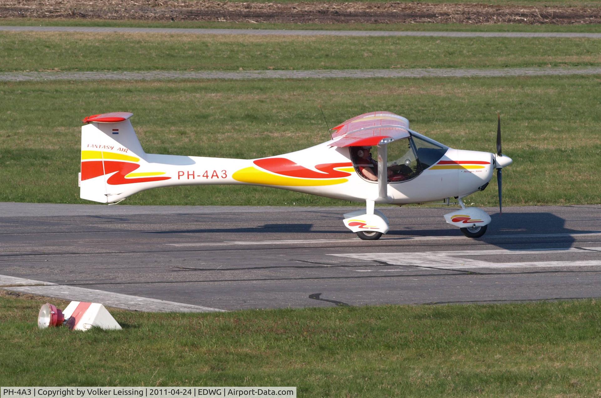 PH-4A3, 2001 Fantasy Air Allegro 2000 C/N 484C67, lining up