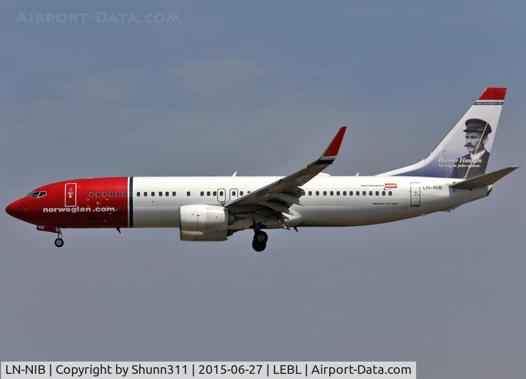 LN-NIB, 2011 Boeing 737-86J C/N 36879, Landing rwy 25R