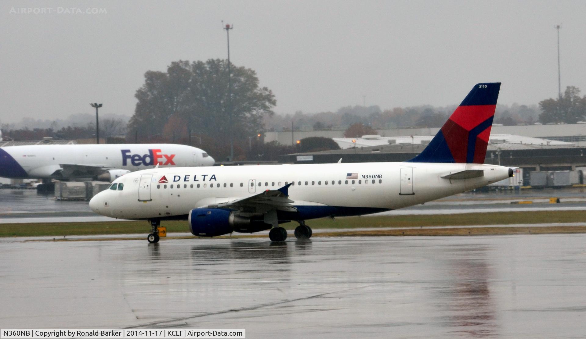 N360NB, 2003 Airbus A319-114 C/N 1959, Taxi CLT