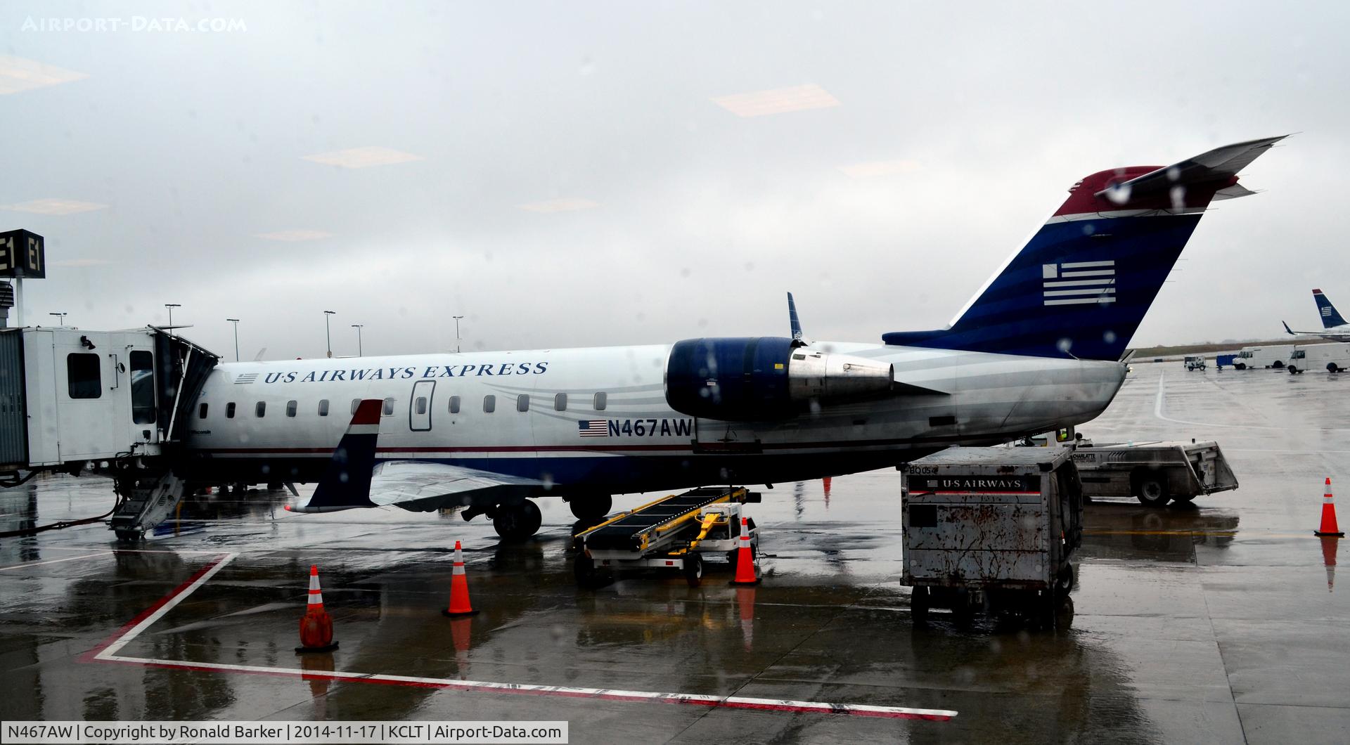 N467AW, Bombardier CRJ-200ER (CL-600-2B19) C/N 7900, Gate E1 CLT