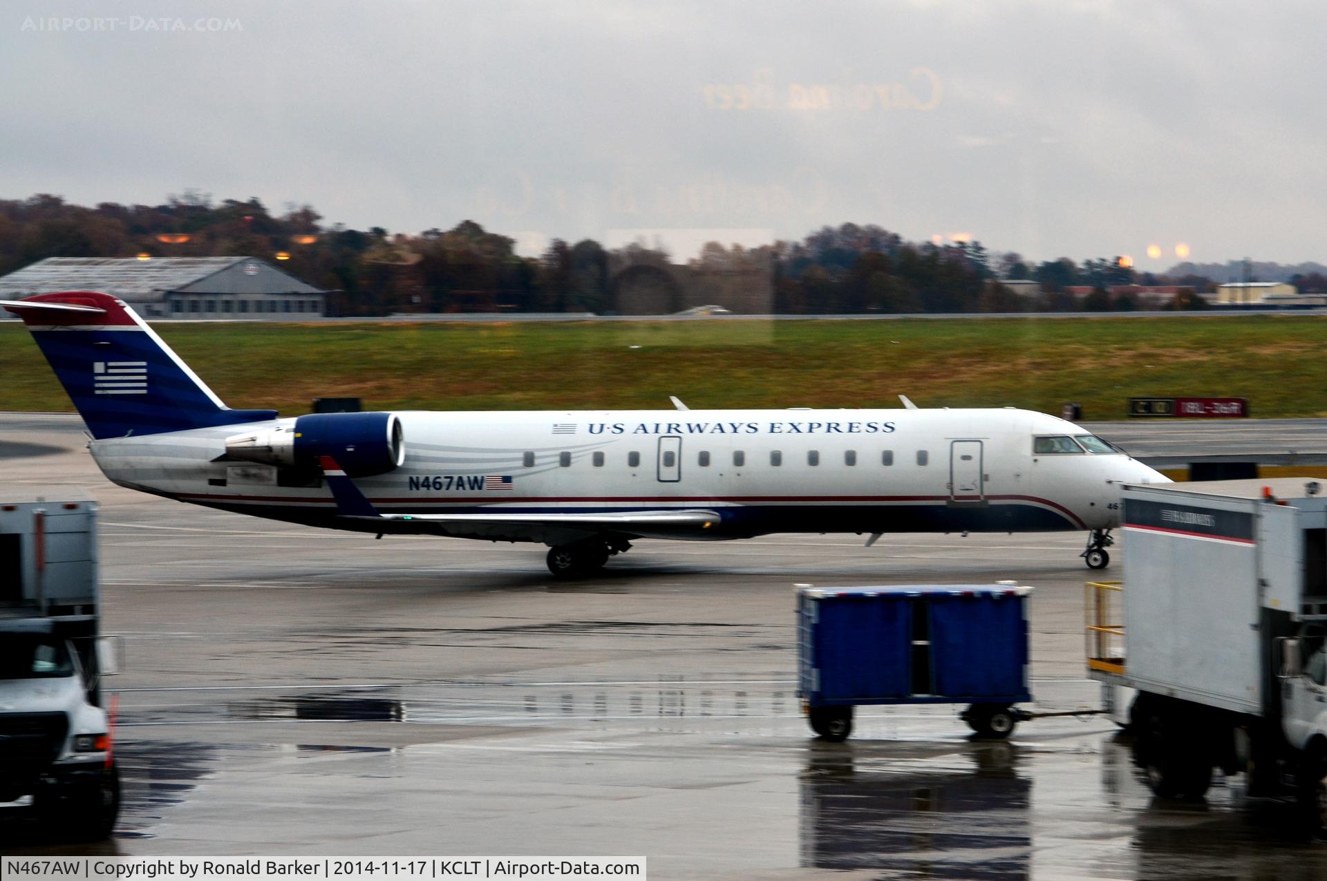 N467AW, Bombardier CRJ-200ER (CL-600-2B19) C/N 7900, Taxi CLT