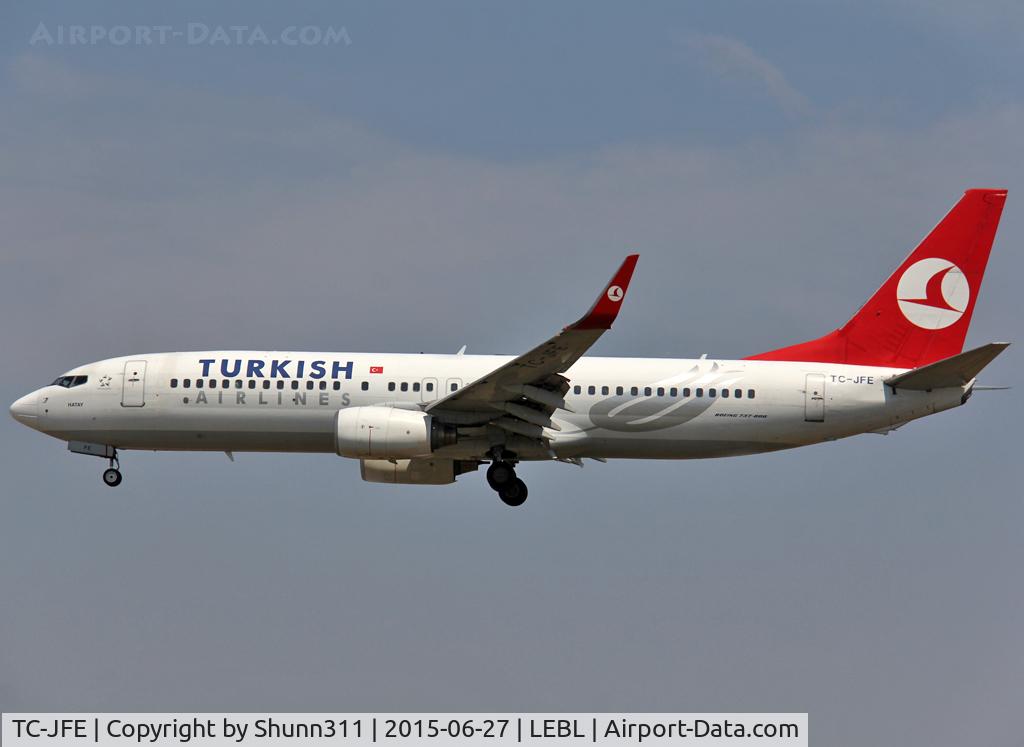 TC-JFE, 1998 Boeing 737-8F2 C/N 29767/95, Landing rwy 25R