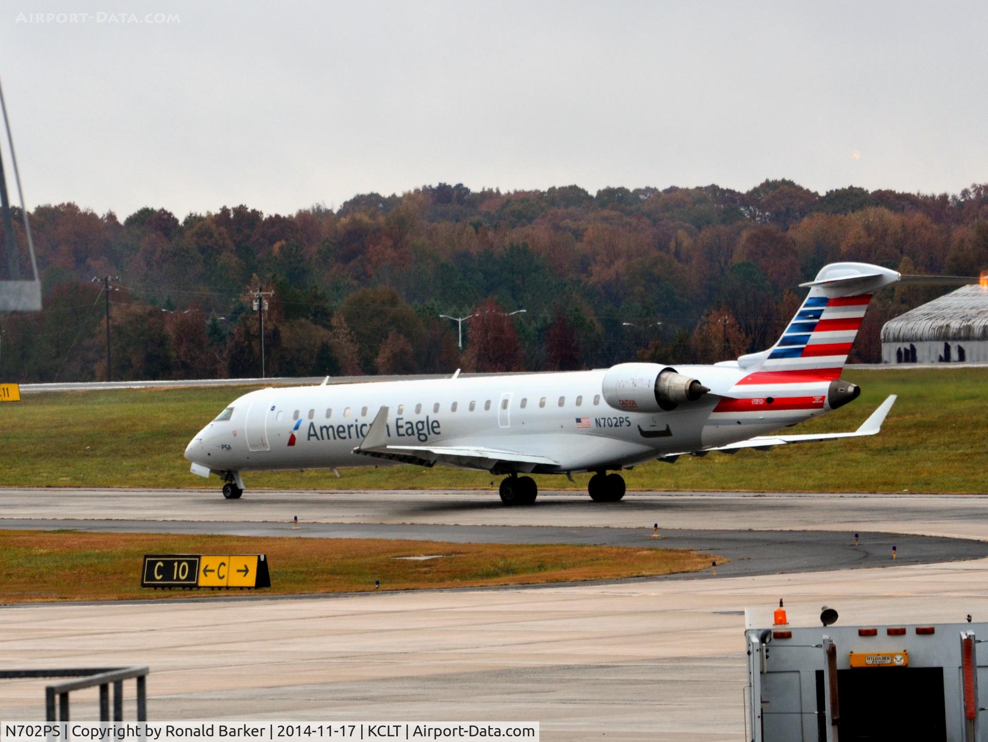 N702PS, 2004 Bombardier CRJ-701 (CL-600-2C10) Regional Jet C/N 10135, Taxi CLT