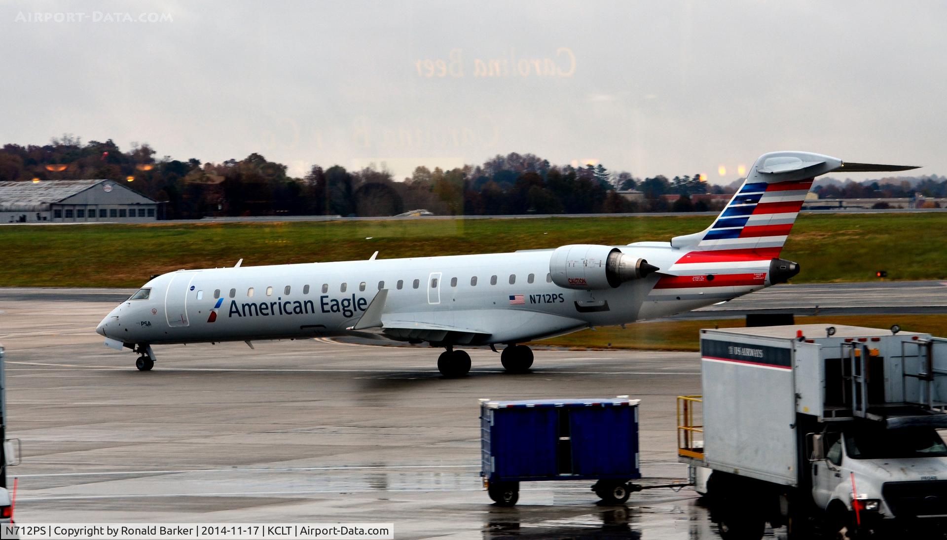 N712PS, 2004 Bombardier CRJ-701 (CL-600-2C10) Regional Jet C/N 10168, Taxi CLT