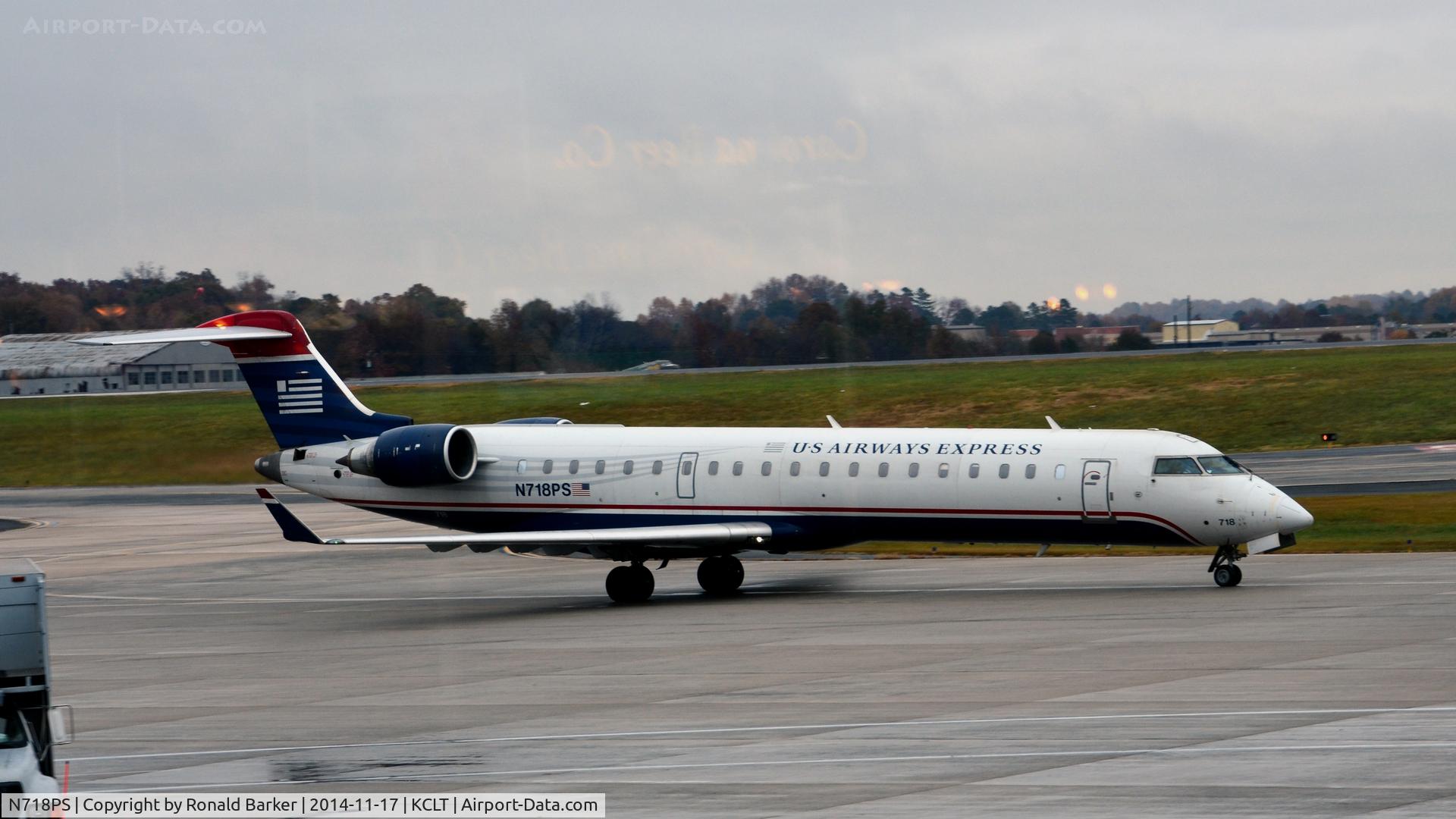 N718PS, 2004 Bombardier CRJ-701 (CL-600-2C10) Regional Jet C/N 10175, Taxi CLT