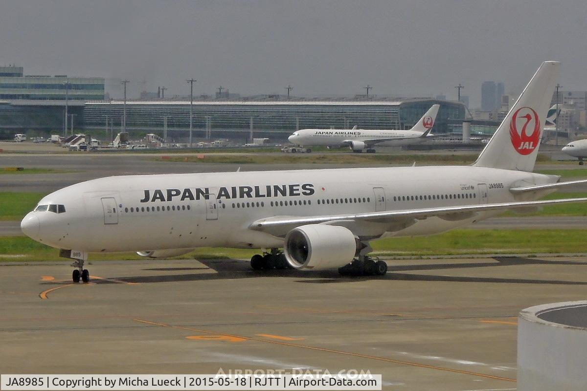 JA8985, 1997 Boeing 777-246 C/N 27652, At Haneda