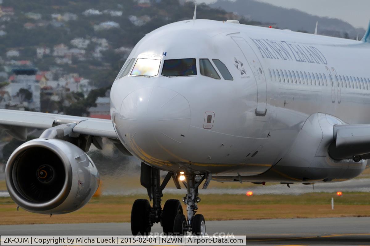 ZK-OJM, 2005 Airbus A320-232 C/N 2533, At Wellington