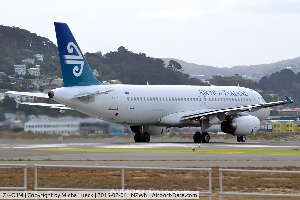 ZK-OJM, 2005 Airbus A320-232 C/N 2533, At Wellington