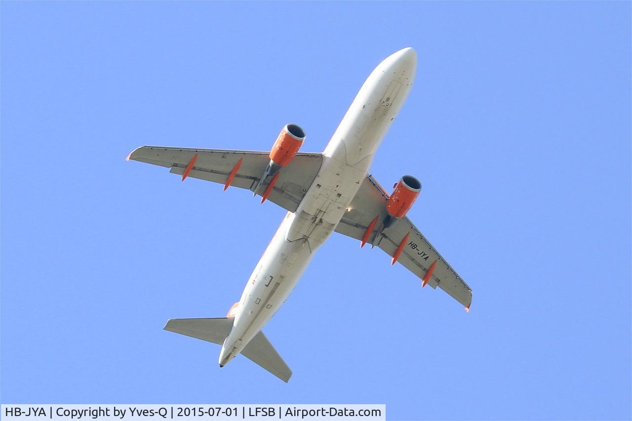 HB-JYA, 2010 Airbus A320-214 C/N 4250, Airbus A320-214, Take off rwy 15, Bâle-Mulhouse-Fribourg airport (LFSB-BSL)