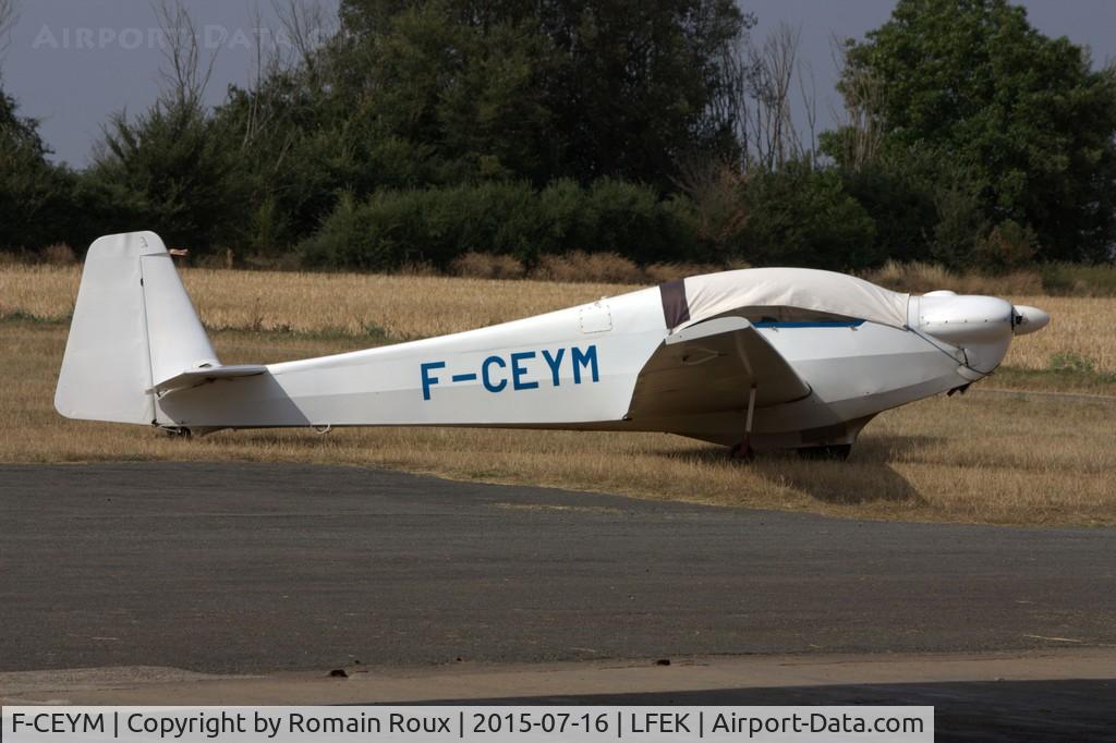 F-CEYM, Scheibe SF-28A Tandem Falke C/N 5794, Parked