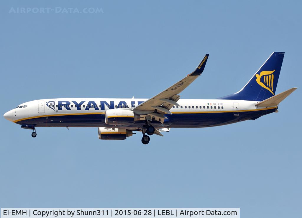 EI-EMH, 2010 Boeing 737-8AS C/N 34974, Landing rwy 25R