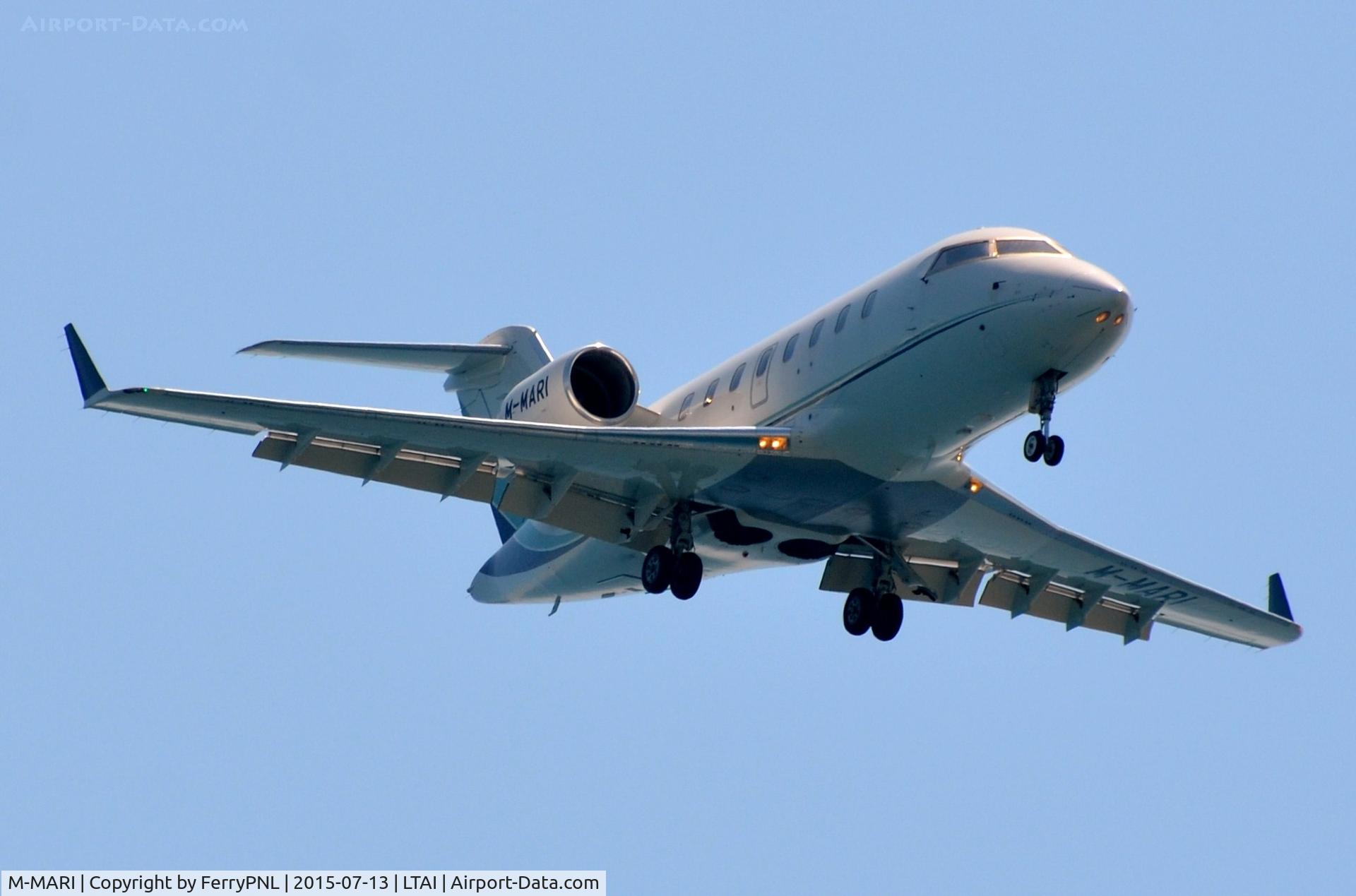 M-MARI, 2009 Bombardier Challenger 605 (CL-600-2B16) C/N 5826, Challenger 605 on finals