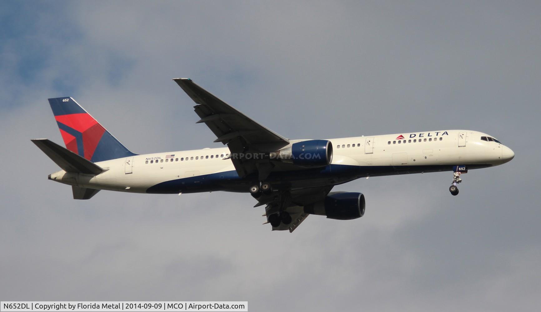 N652DL, 1989 Boeing 757-232 C/N 24392, Delta
