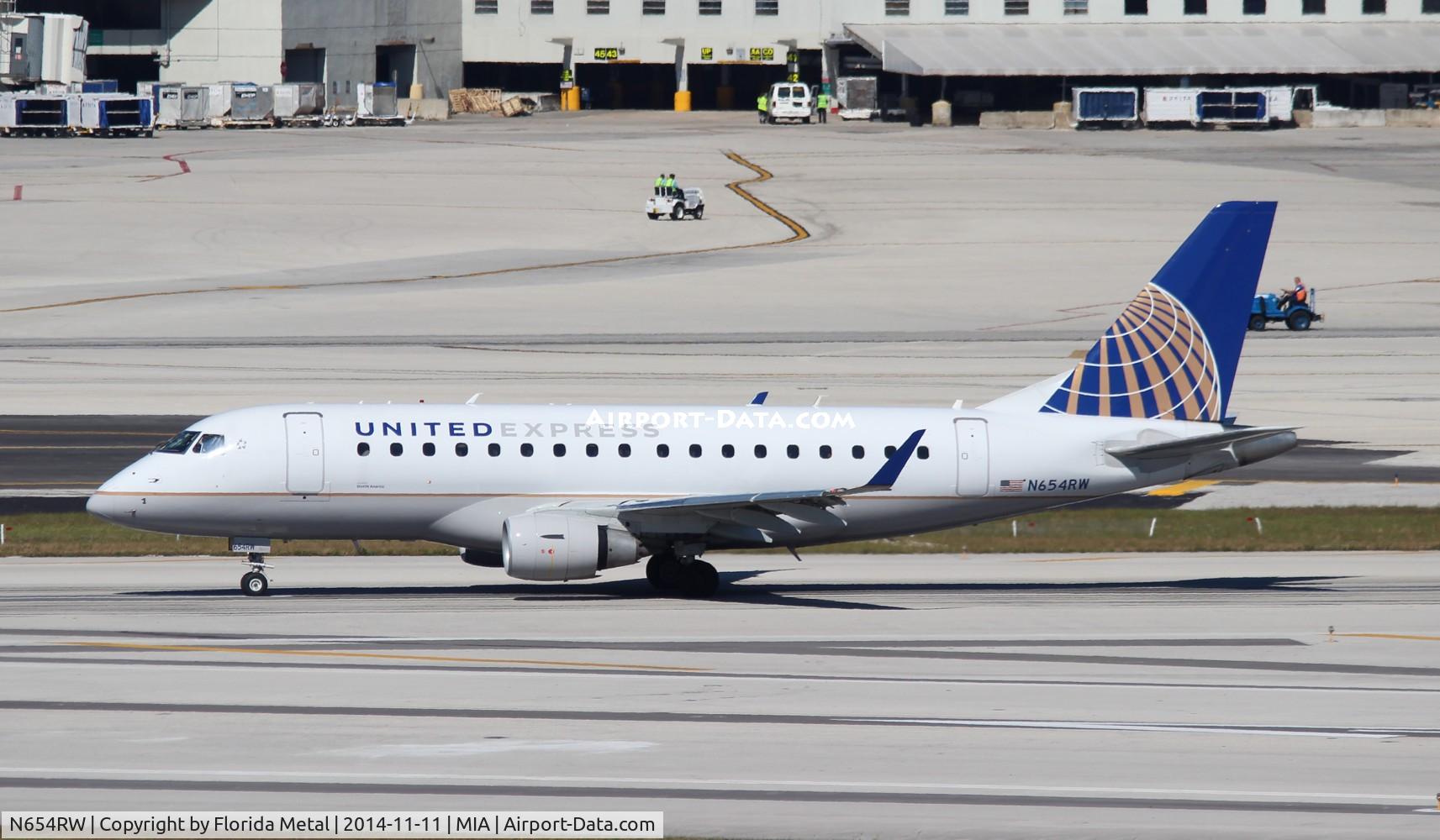N654RW, 2005 Embraer 170SE (ERJ-170-100SE) C/N 17000104, United Express