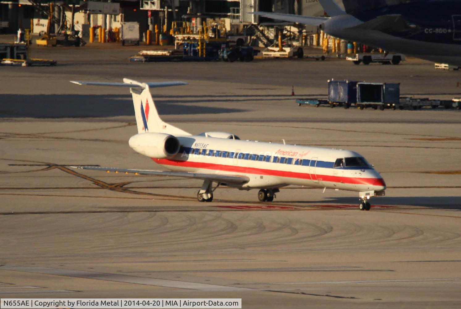 N655AE, 2001 Embraer ERJ-145LR (EMB-145LR) C/N 145452, American Eagle