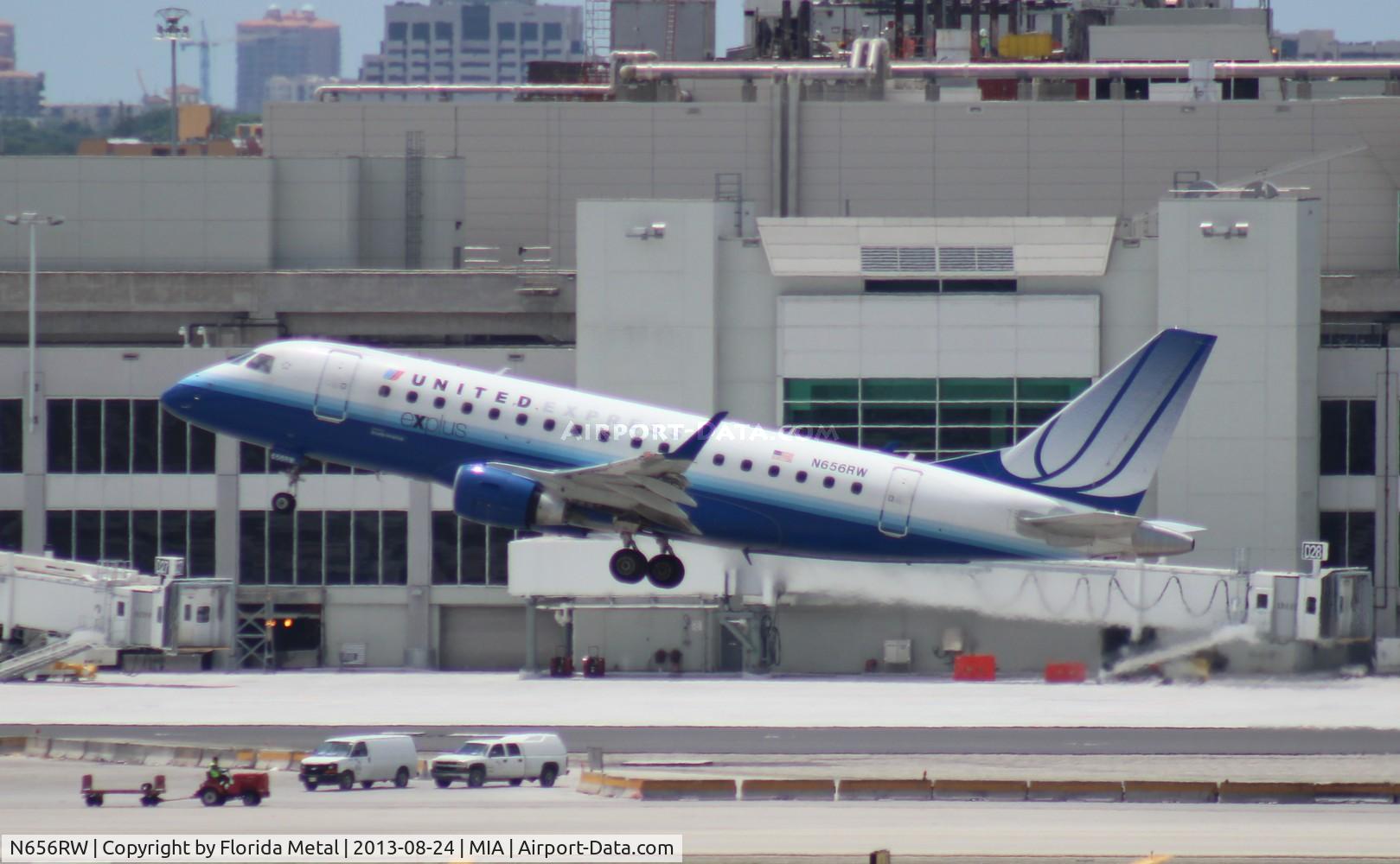 N656RW, 2005 Embraer 170SE (ERJ-170-100SE) C/N 17000113, United Express