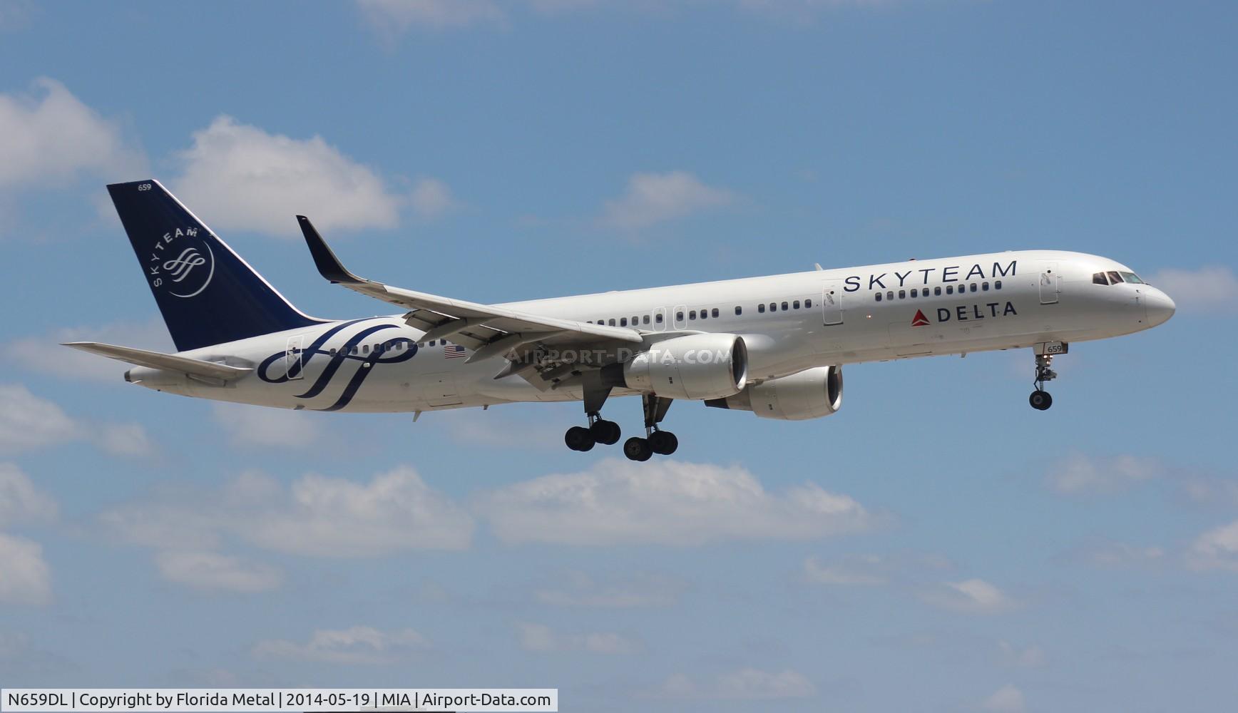 N659DL, 1990 Boeing 757-232 C/N 24421, Delta Skyteam