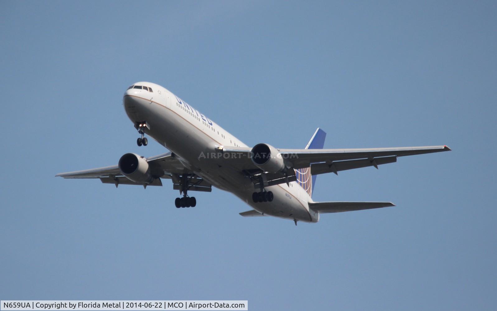 N659UA, 1993 Boeing 767-322 C/N 27114, United 767-300