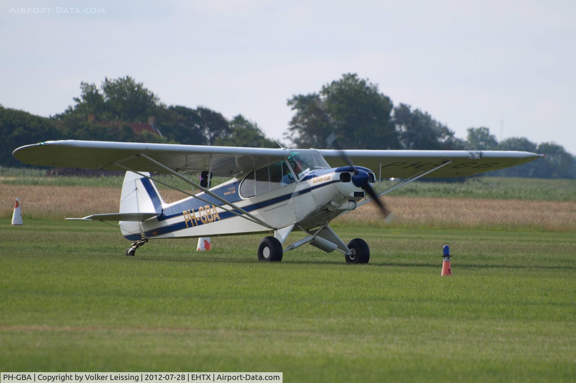 PH-GBA, 1979 Piper PA-18-150 Super Cub C/N 18-7909047, taxi to parking