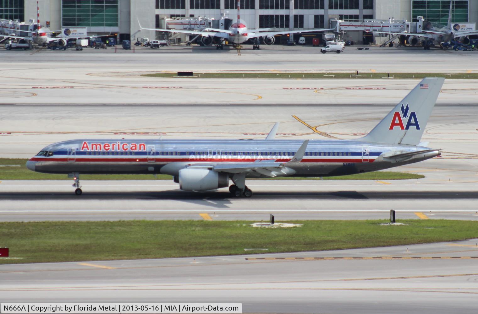 N666A, 1992 Boeing 757-223 C/N 25300, American