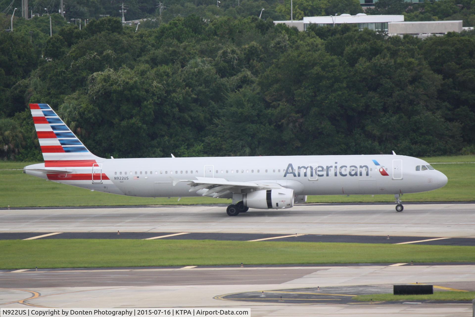 N922US, 2015 Airbus A321-231 C/N 6537, American Flight 1808 (N922US) departs Tampa International Airport enroute to Charlotte/Douglas International Airport