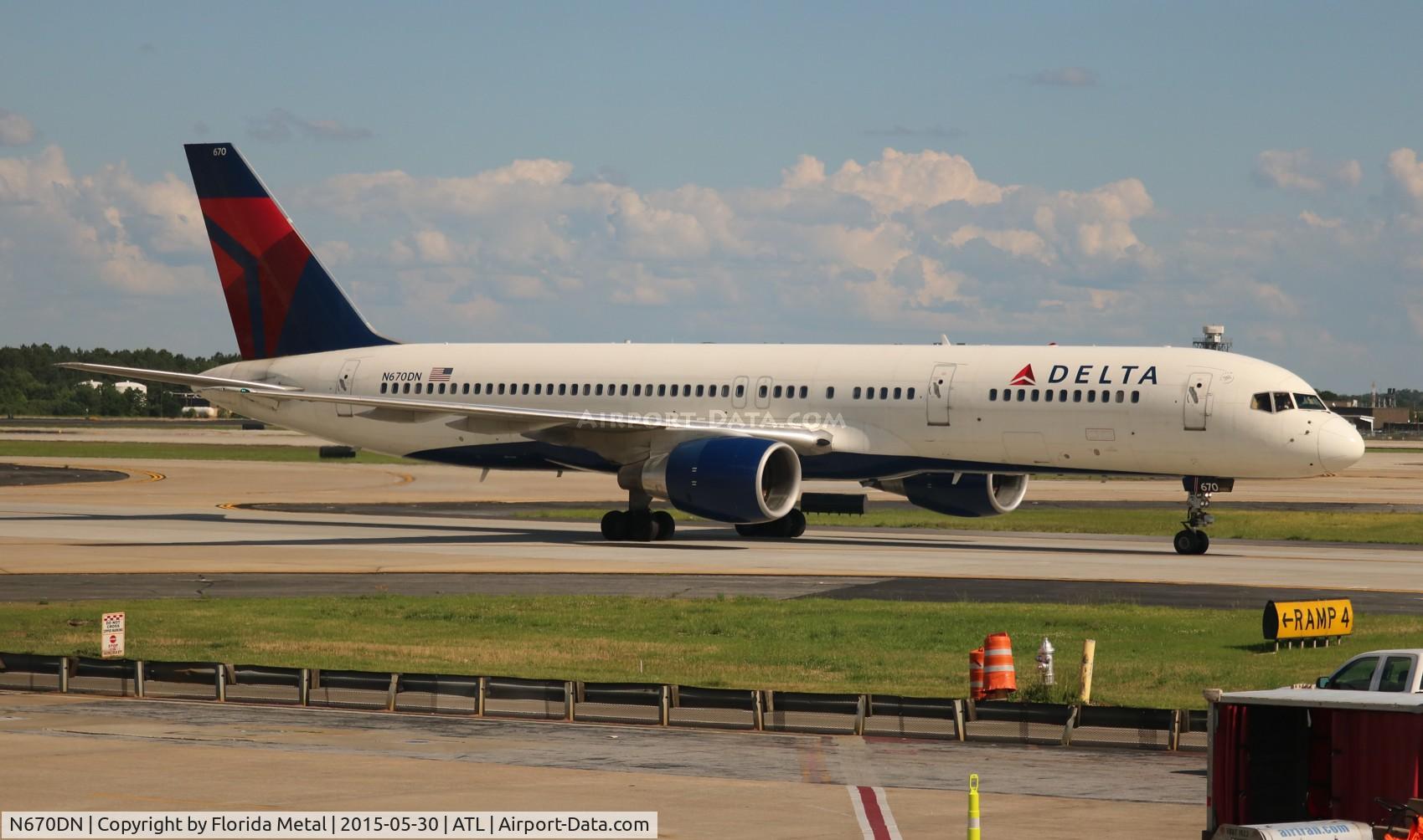 N670DN, 1992 Boeing 757-232 C/N 25331, Delta