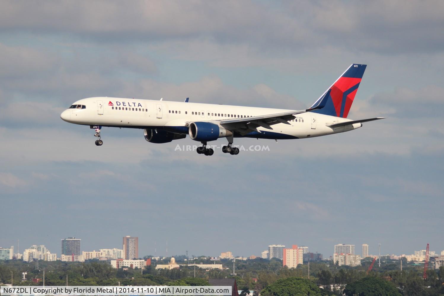 N672DL, 1992 Boeing 757-232 C/N 25977, Delta