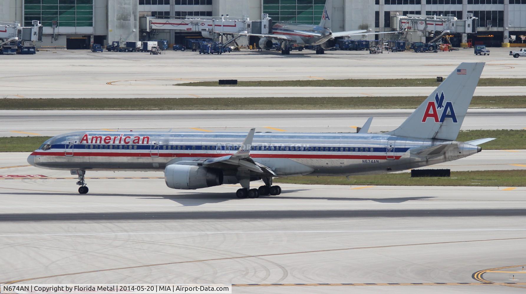 N674AN, 1998 Boeing 757-223 C/N 29424, American