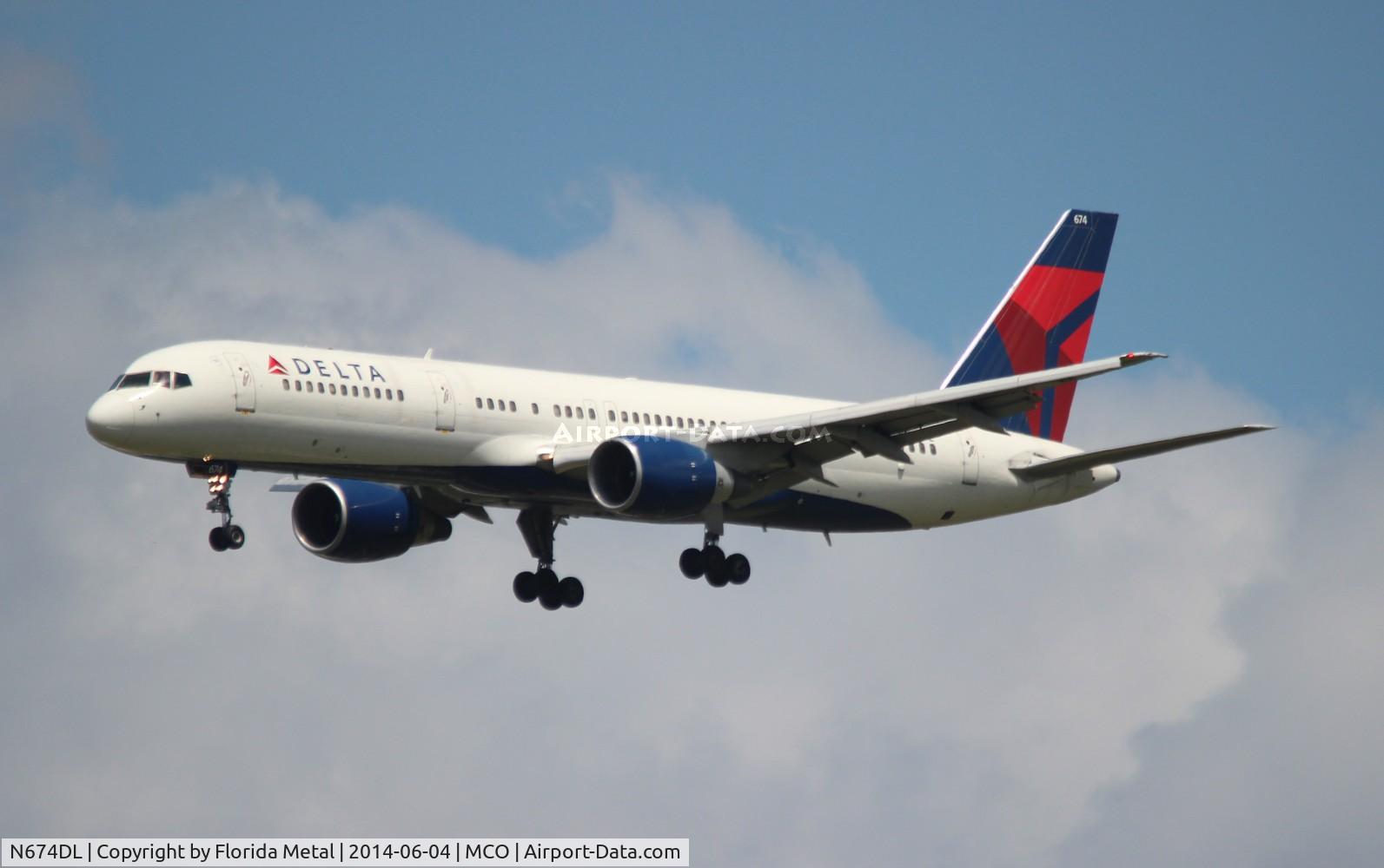 N674DL, 1992 Boeing 757-232 C/N 25979, Delta