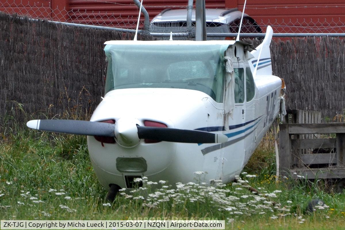 ZK-TJG, Cessna 172M C/N 17261920, At Queenstown