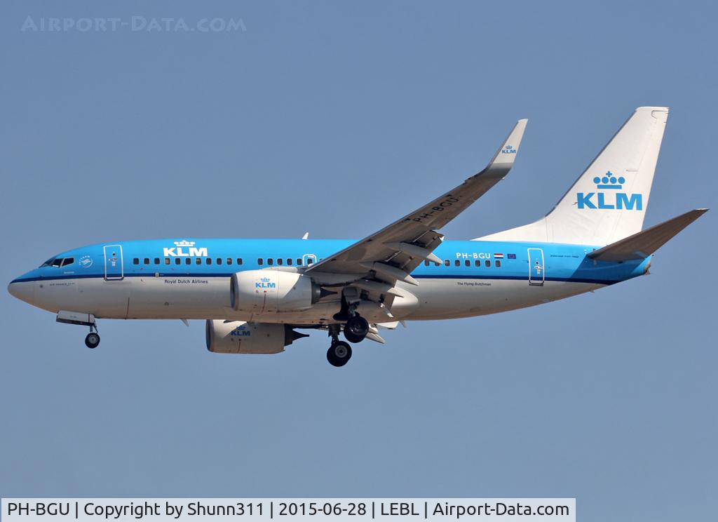 PH-BGU, 2011 Boeing 737-7K2 C/N 39257, Landing rwy 25R